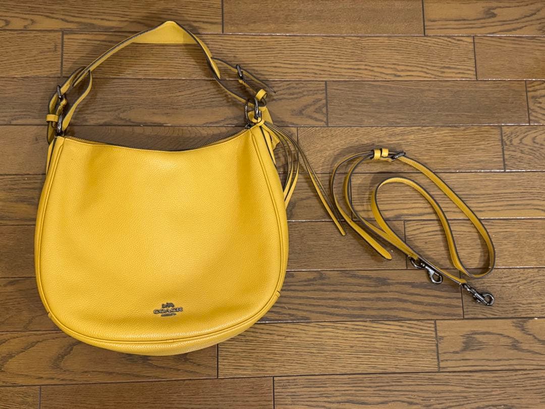 本革　COACH コーチ　ショルダーバッグ　ハンドバッグ　イエロー