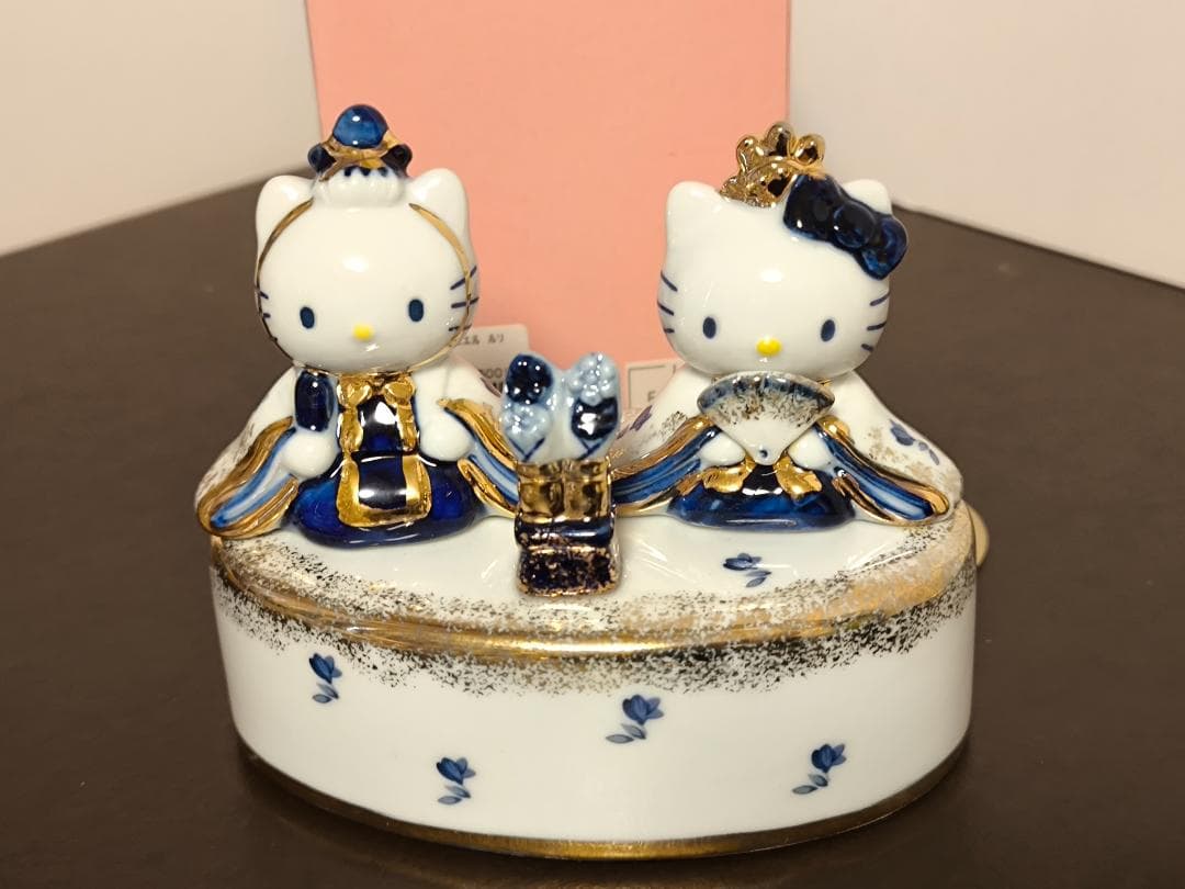 HELLOKITTY ハローキティ ダニエル　サンリオ　オルゴール　陶器 雛人形