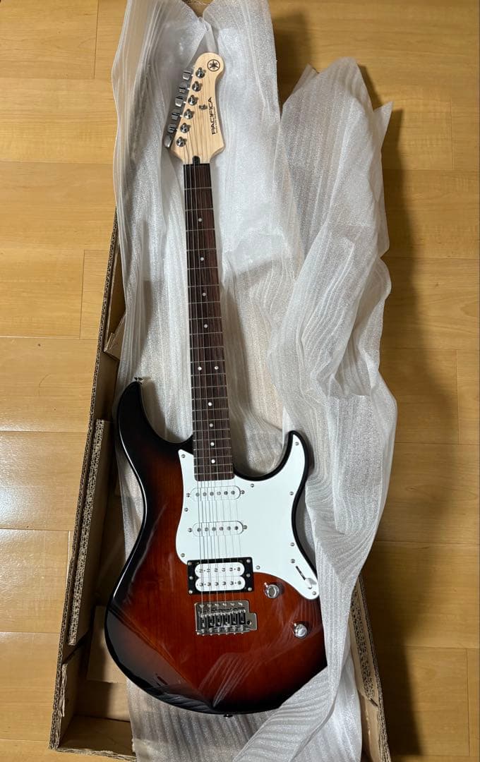 ヤマハ(YAMAHA) エレキギター PACIFICA112V OVS