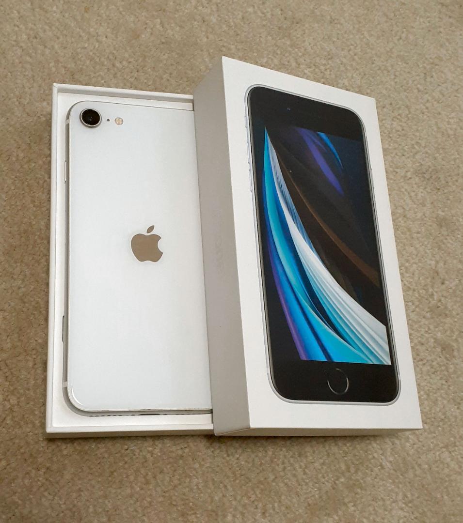 Apple iPhone SE (第2世代) ホワイト 本体のみ