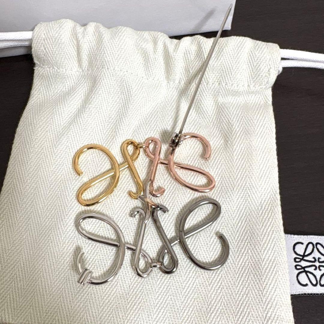 新品未使用★ロエベ アナグラムブローチ　マルチカラー