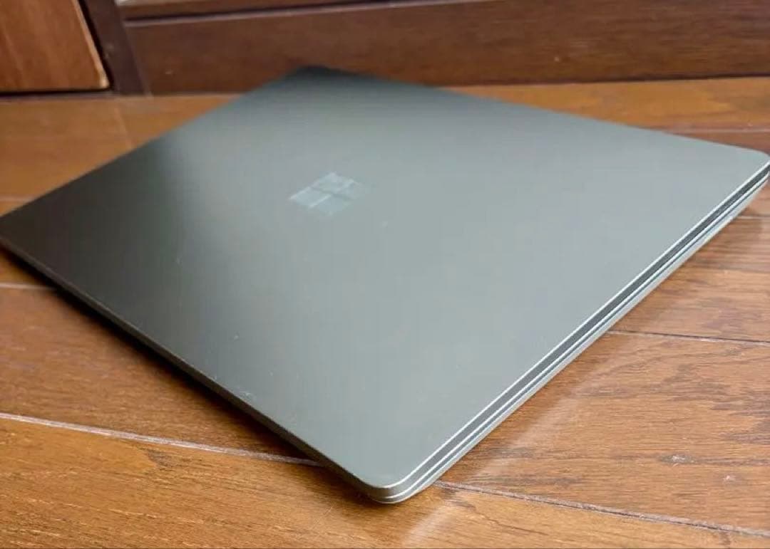 Surface Laptop／12.4型／Core i5／16GB／256GB