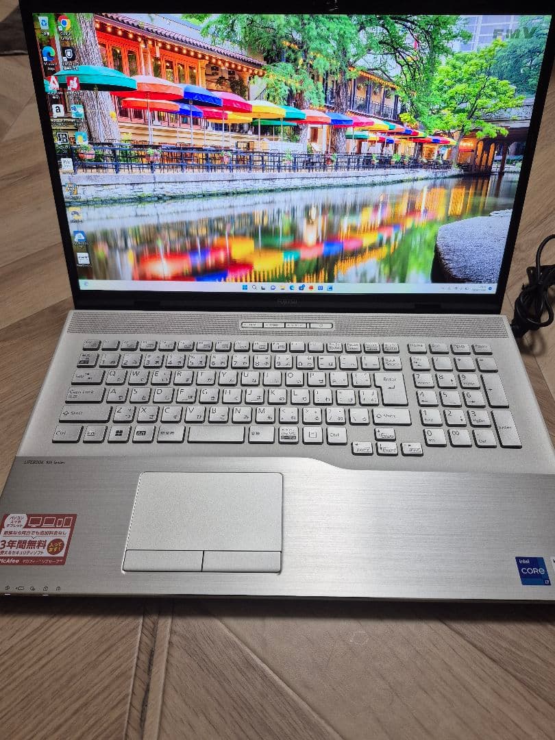 富士通 LIFEBOOK NH90/H1GN Core i7 17.3型