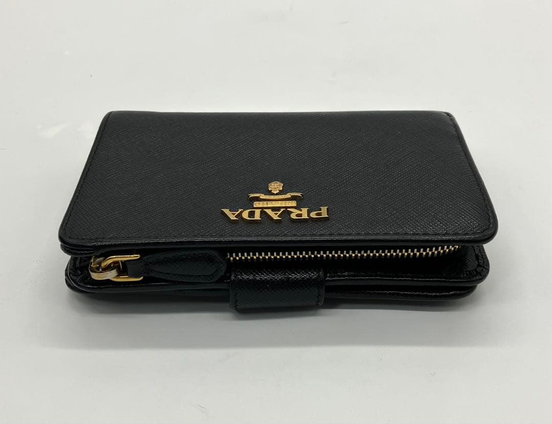 ⭐️ 美品 プラダ サフィアーノ メタル 二つ折り財布 ブラック 鑑定済