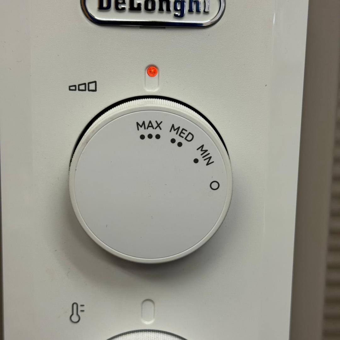 ☆デロンギオイルヒーター ヴェルティカルド RHJ21F0812-WH