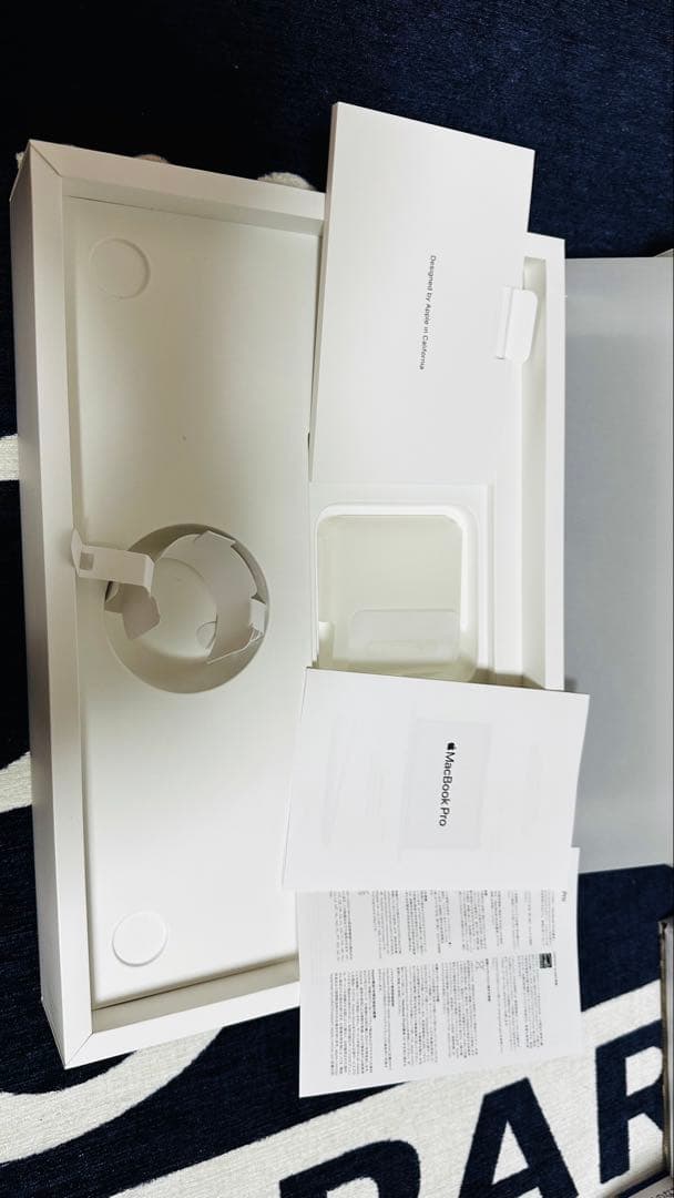 MacBook本体 MacBook Pro (13-inch, M2, 2022)