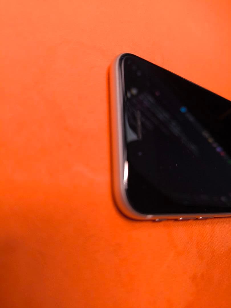 極美品 iPhone SE 3世代 バッテリー100% 64GB