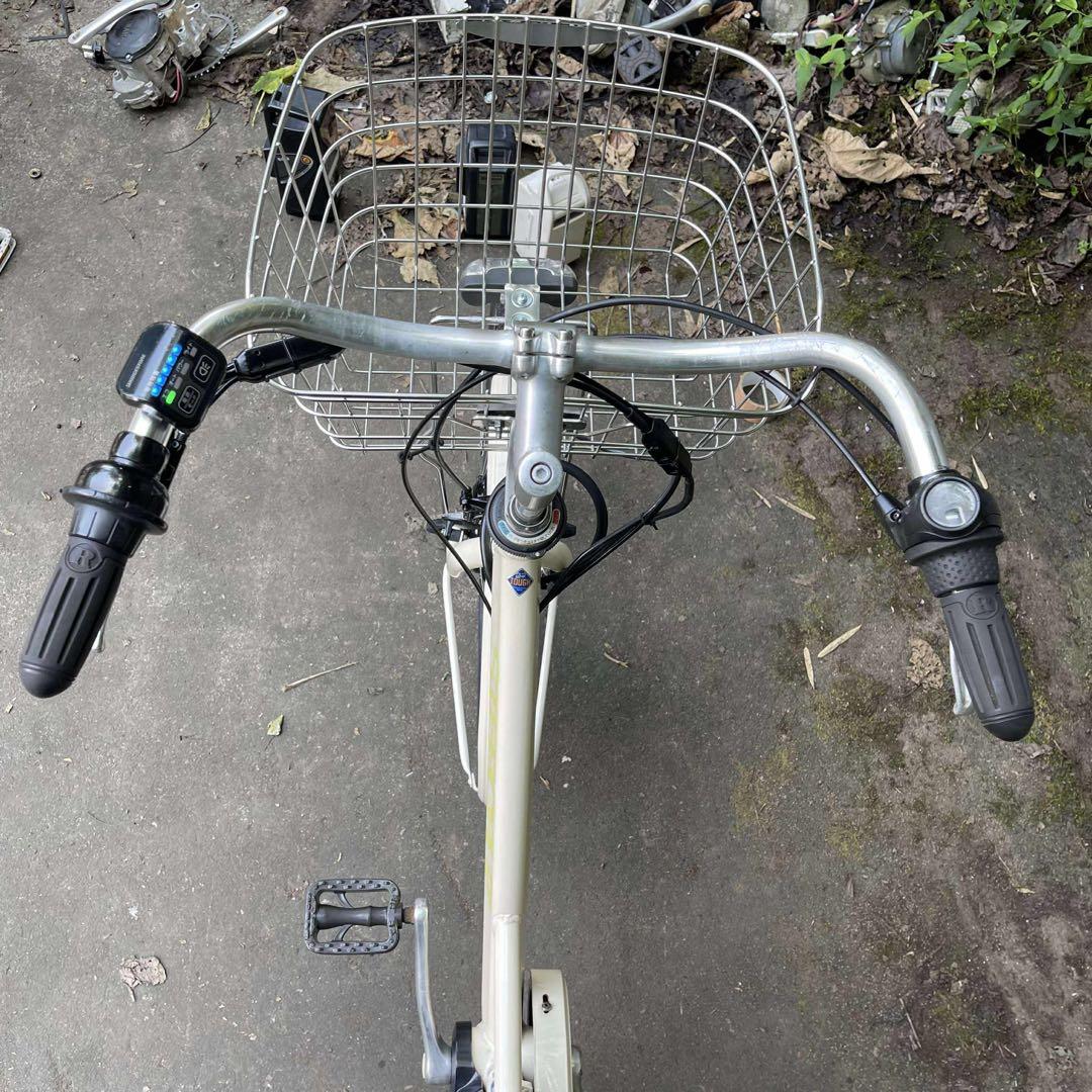 クリーム色 電動アシスト自転車 26インチ