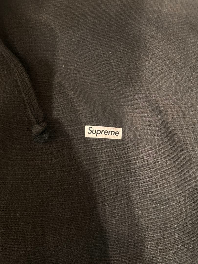 【値下げ・先着順】Supreme ロゴ　ブラック パーカー　Mサイズ