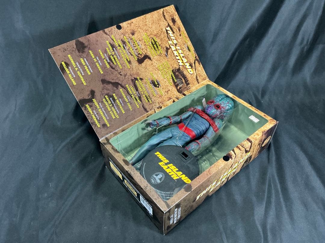 メタルーナミュータントサイドショー限定12インチフィギュア