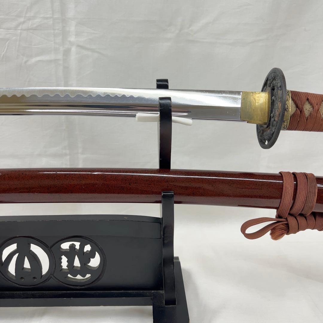 【模造刀】太刀 樋入り 全長102センチ 龍鍔 茶ツイシュ 鞘 互の目 刃紋