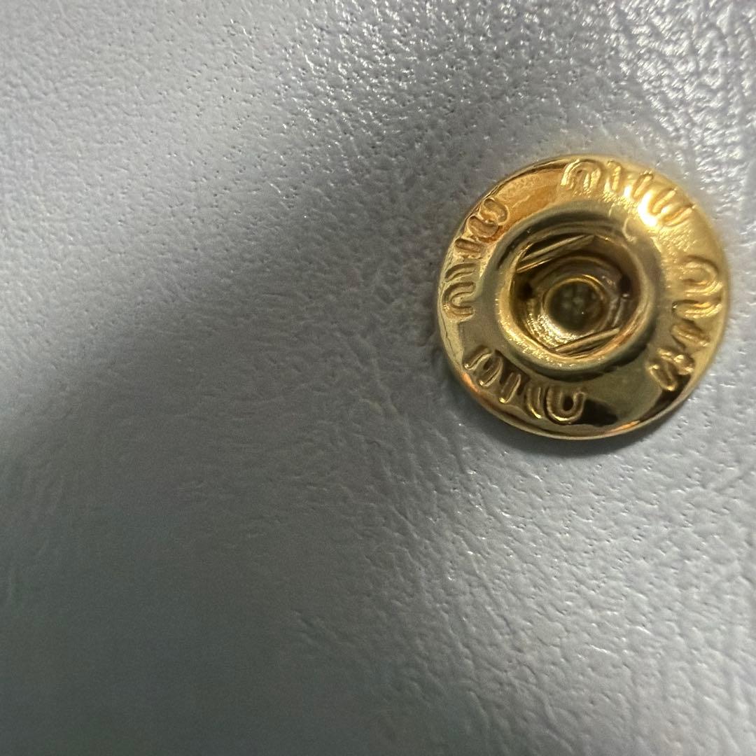 miumiu マテラッセ レザー財布 二つ折り