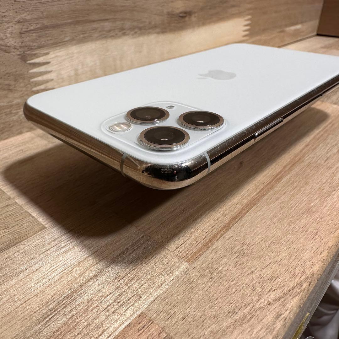 【美品】iPhone11Pro 本体 シルバー 256GB SIMフリー