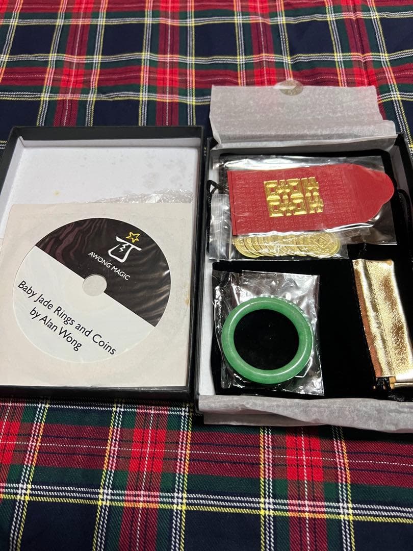 ◎Baby Jade Rings and Coins◎マジック◎手品◎