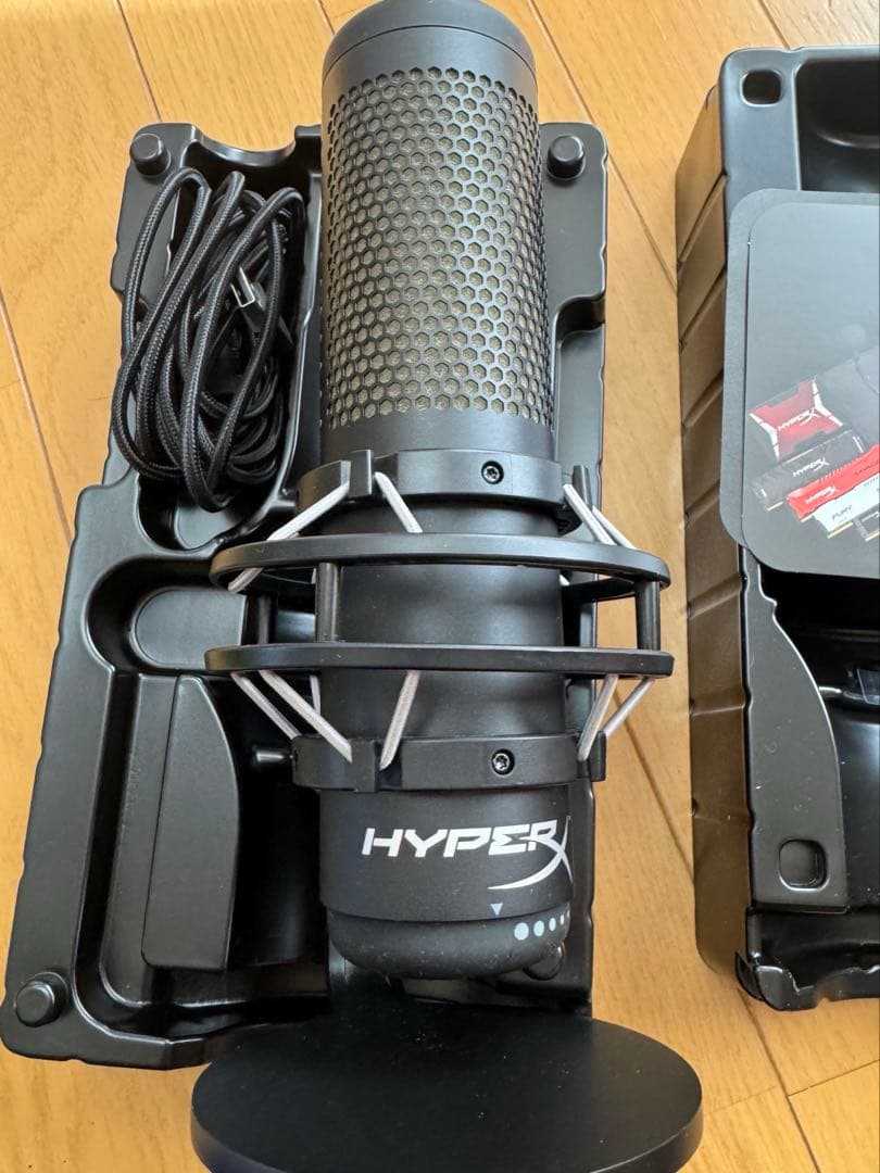 Hyper X quadcast S スタンドマイク