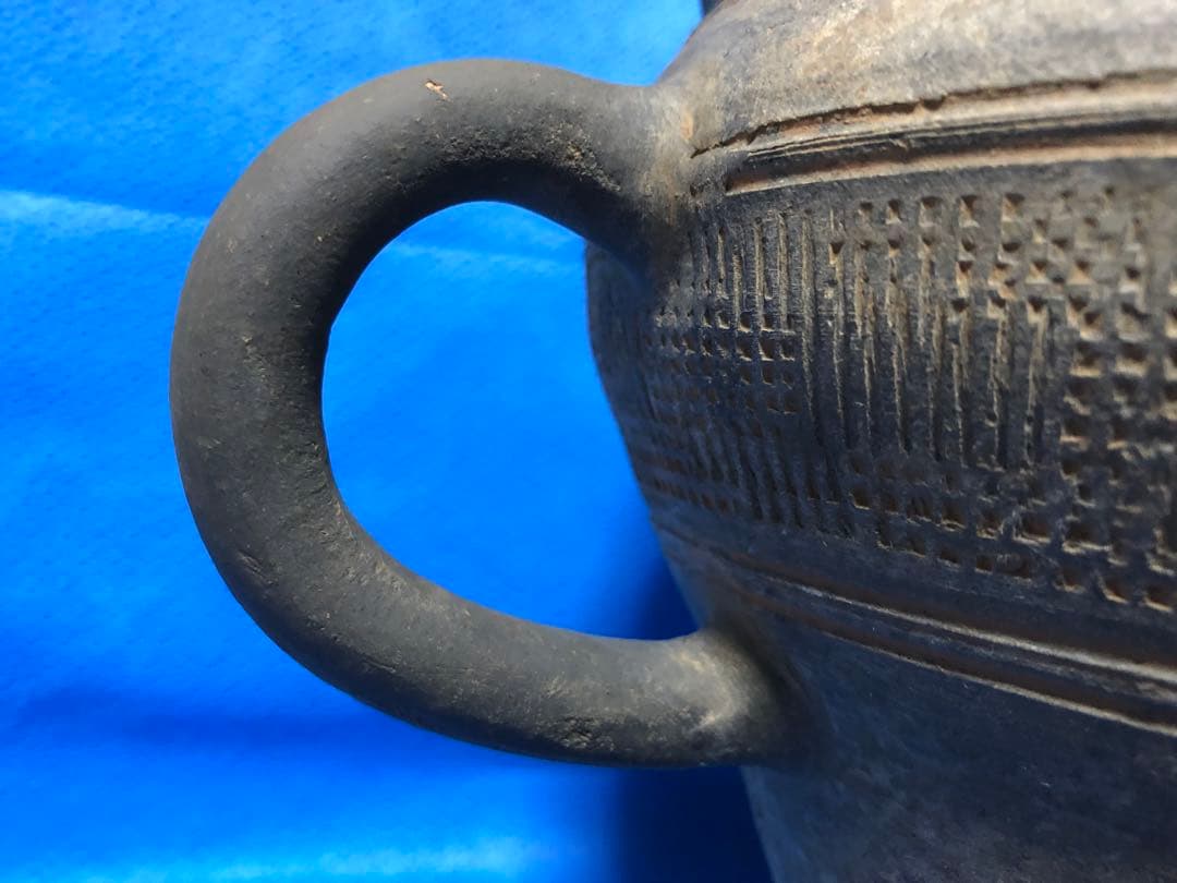 須恵器　土器線刻模様の陶器香炉？瓶？