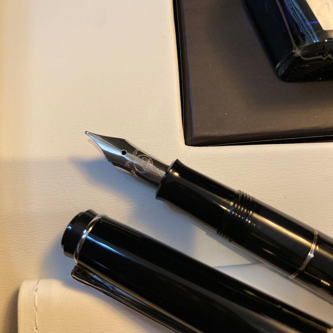 【新品・未使用】Pelikan（ペリカン）万年筆 クラシックM215 ブラック