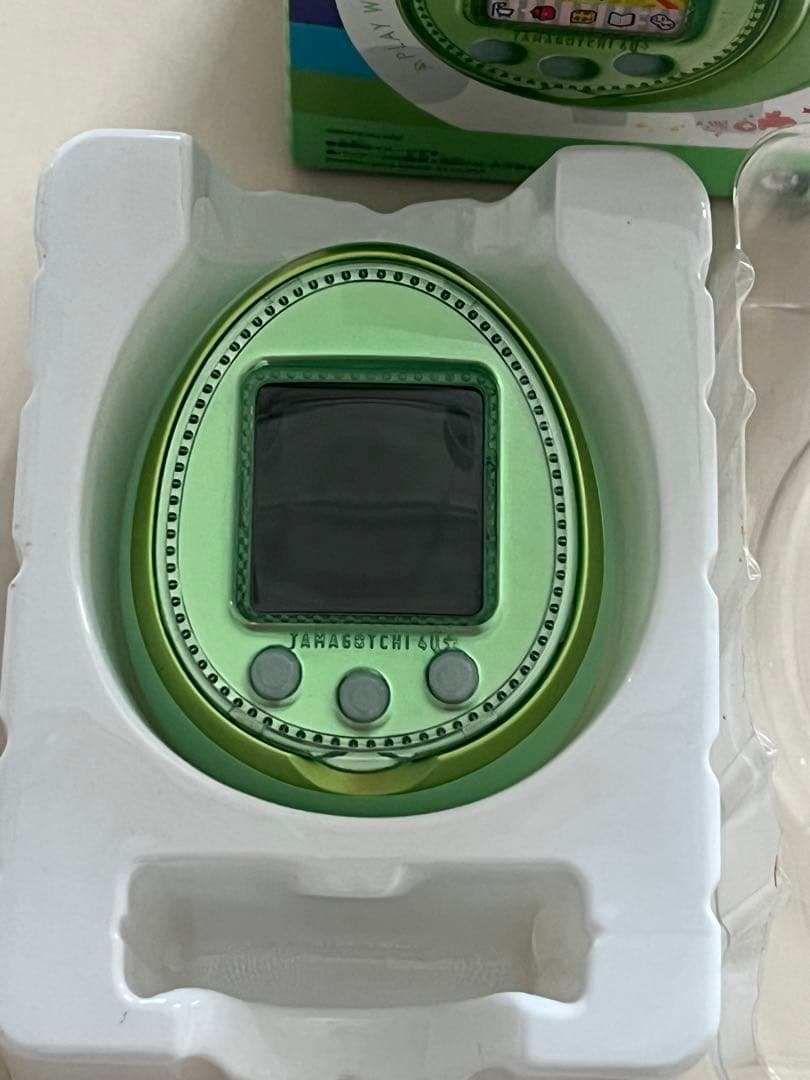 たまごっち4U+ ライムグリーン 緑