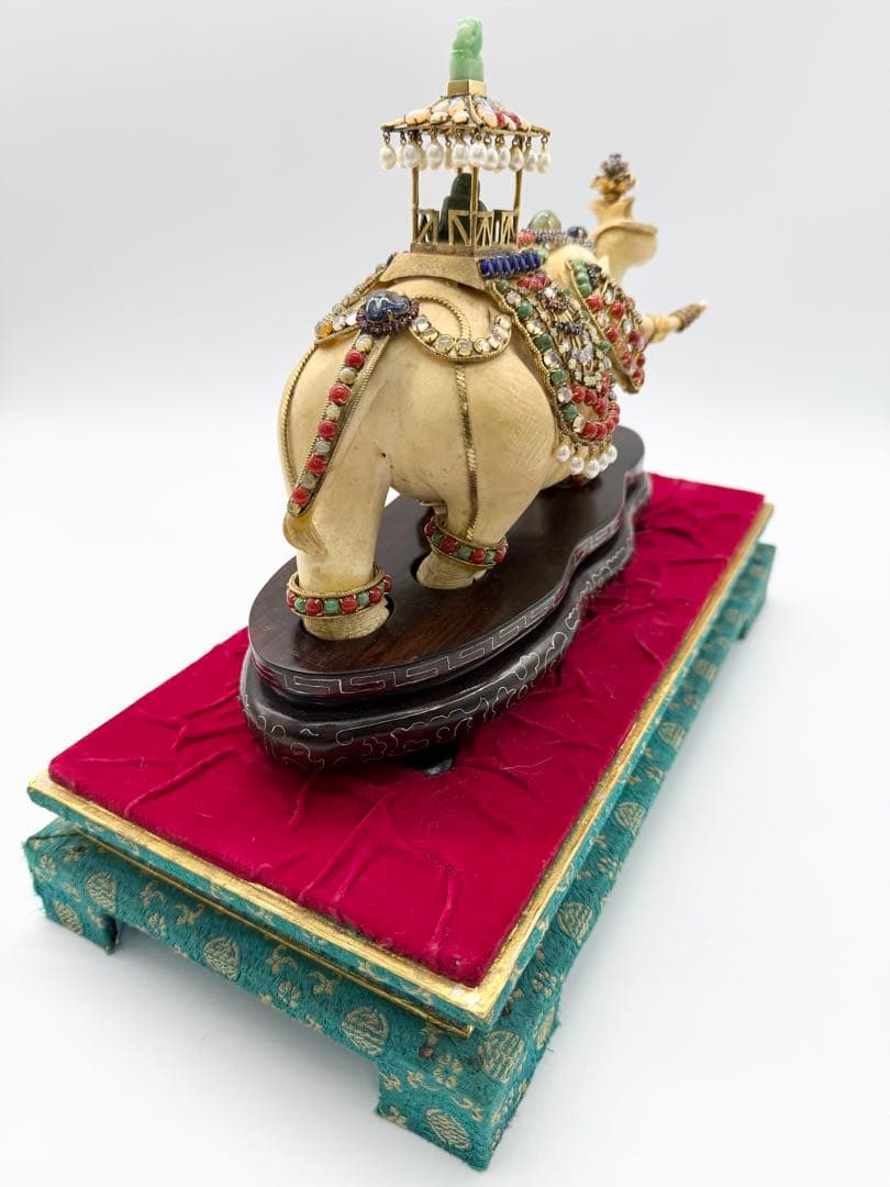 削除します　天然素材 宝石飾 象 置物 全長22cm 重1.24kg 細密細工