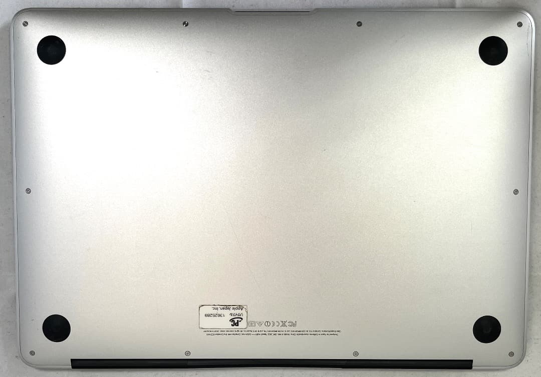 MacBook Air（Early2015） Sonoma稼働 筐体一部ワレあり