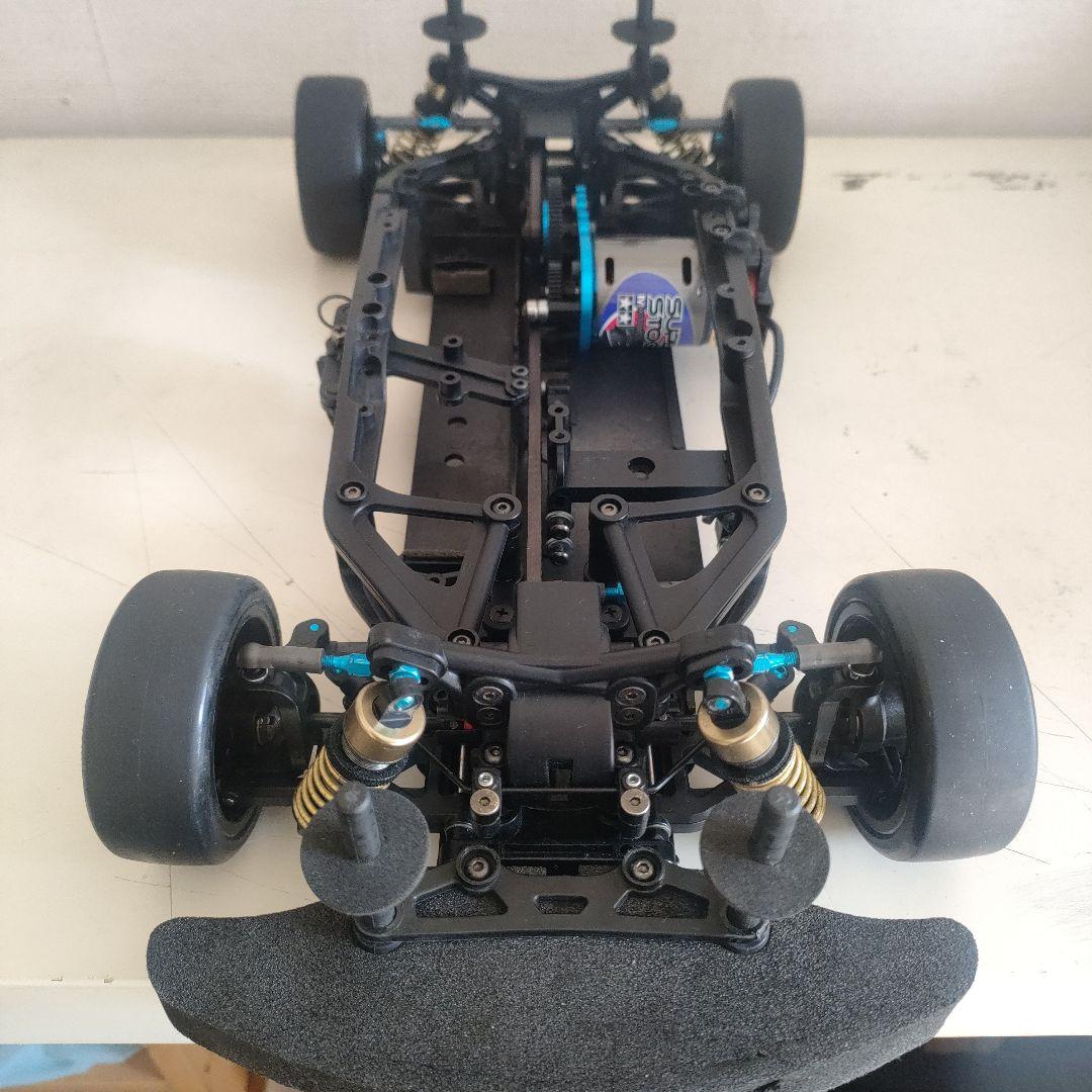 タミヤTA07シャーシ、モーター、ライキリボディ付き