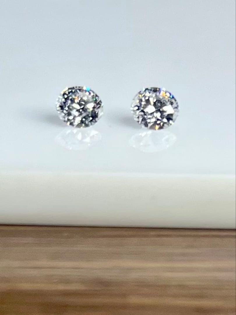 プラチナフクリン留　天然ダイヤモンドピアス 計0.6ct