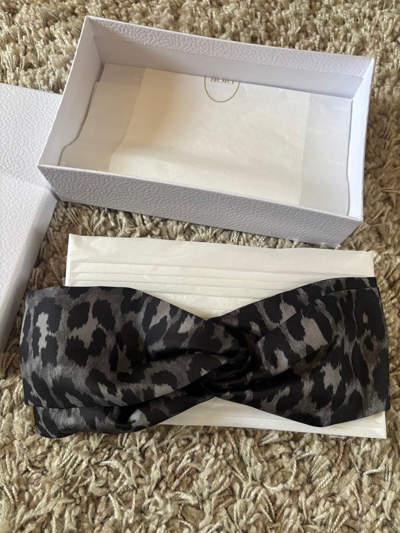 Dior レオパード柄 ヘアバンド 箱付き