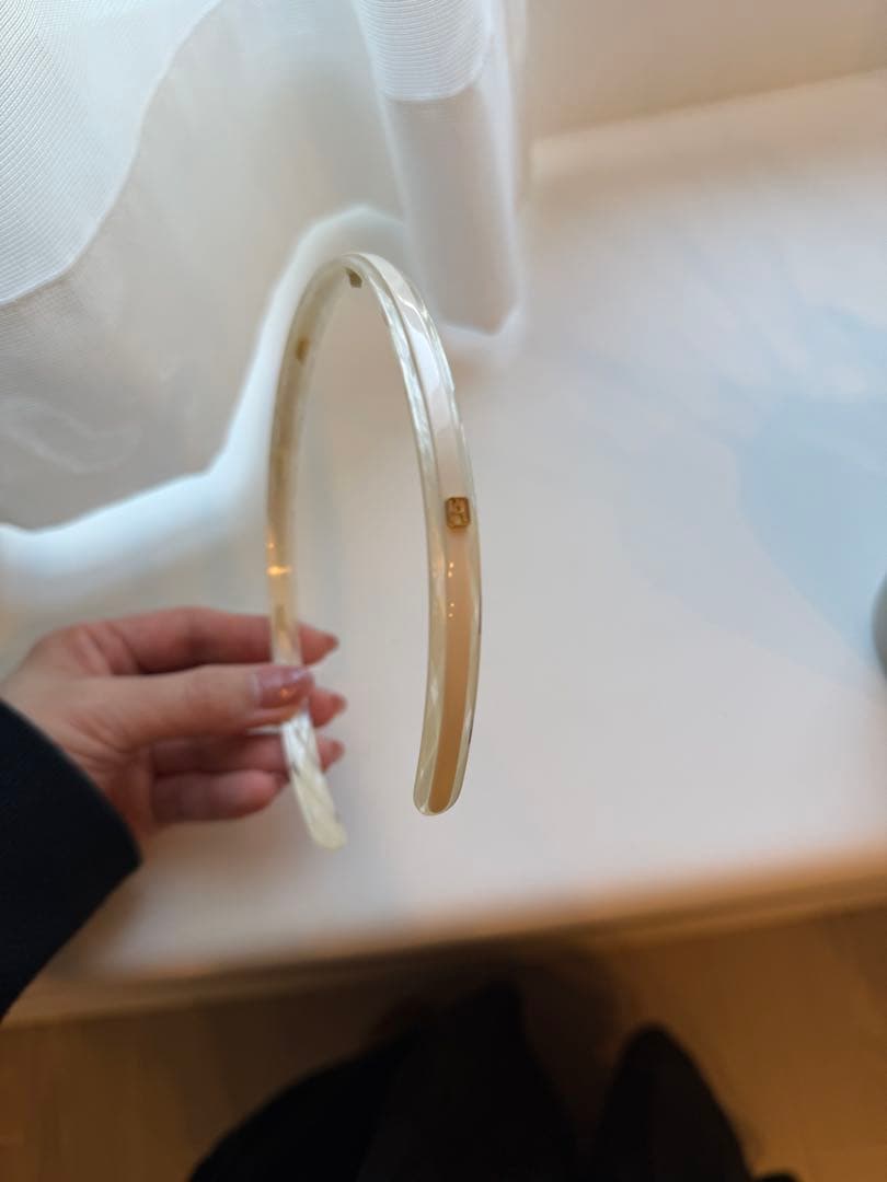 美品！　アレクサンドゥルドゥパリ　カチューシャ　ベージュ