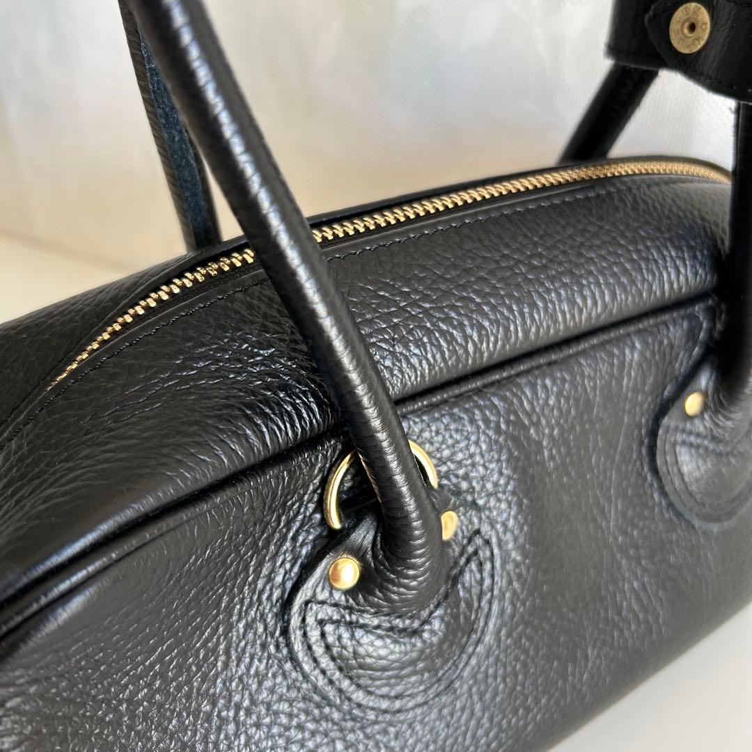 今季ヤングアンドオルセン黒レザーバッグ（定価39600 のお品)美品です