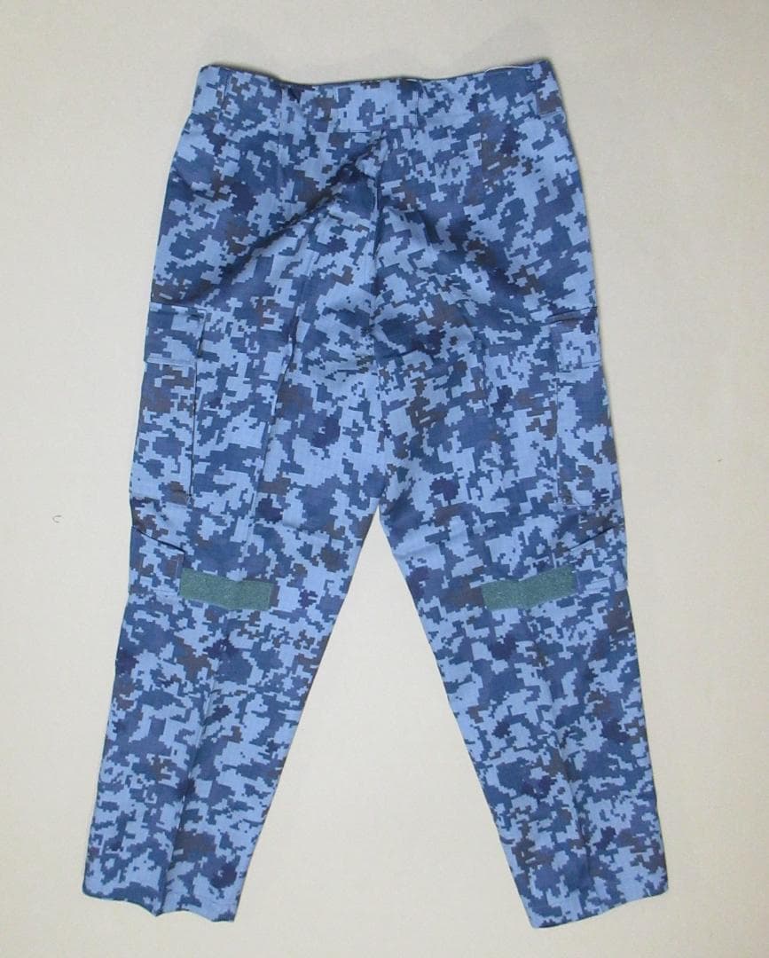 ３Ａ：航空自衛隊デジタル迷彩のコンバットパンツ（ニーパッドは付属しません）