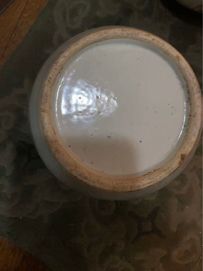 ス*ド様 骨董品3つ￼ 年季もの ￼染付人物文花 ツボ まとめ売り￼