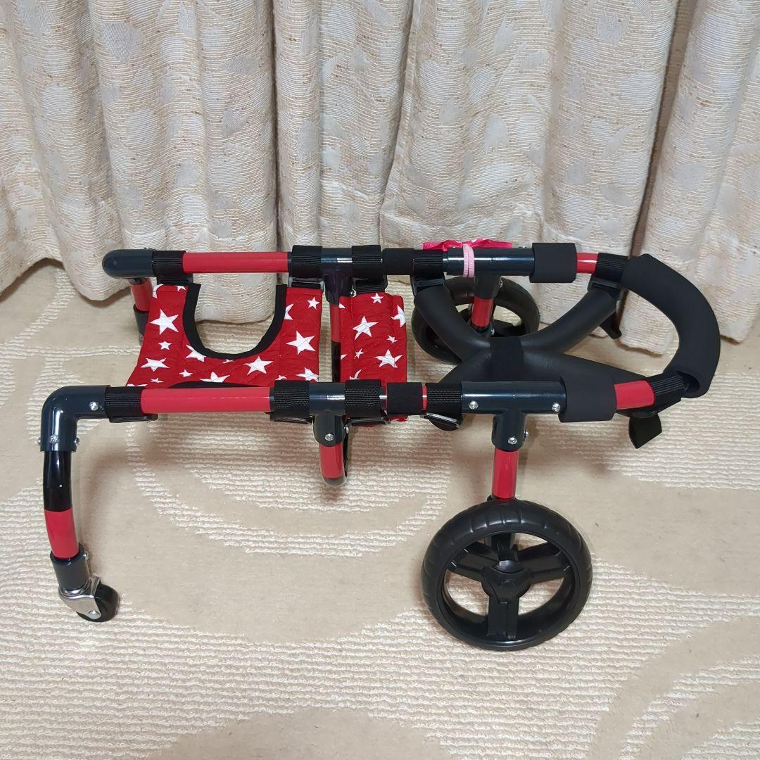 ワンちゃん4輪　リハビリ　食事補助　犬用車椅子　体制維持補助　犬の歩行器