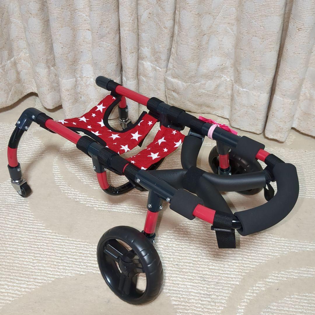 ワンちゃん4輪　リハビリ　食事補助　犬用車椅子　体制維持補助　犬の歩行器
