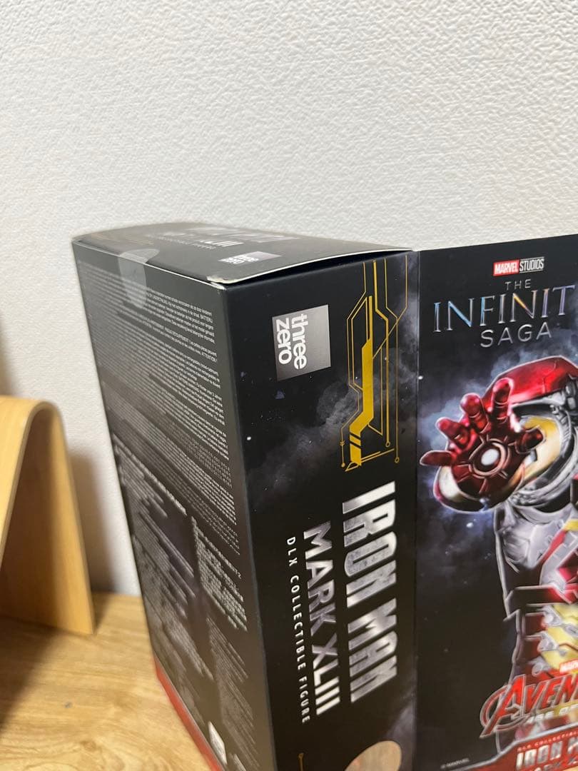 ハ*レ様 アイアンマン マーク43 フィギュア　DLX threezero　1/