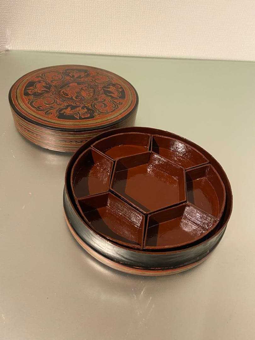 ビルマ70年代 漆器 重箱 装飾的模様 仕切り付き