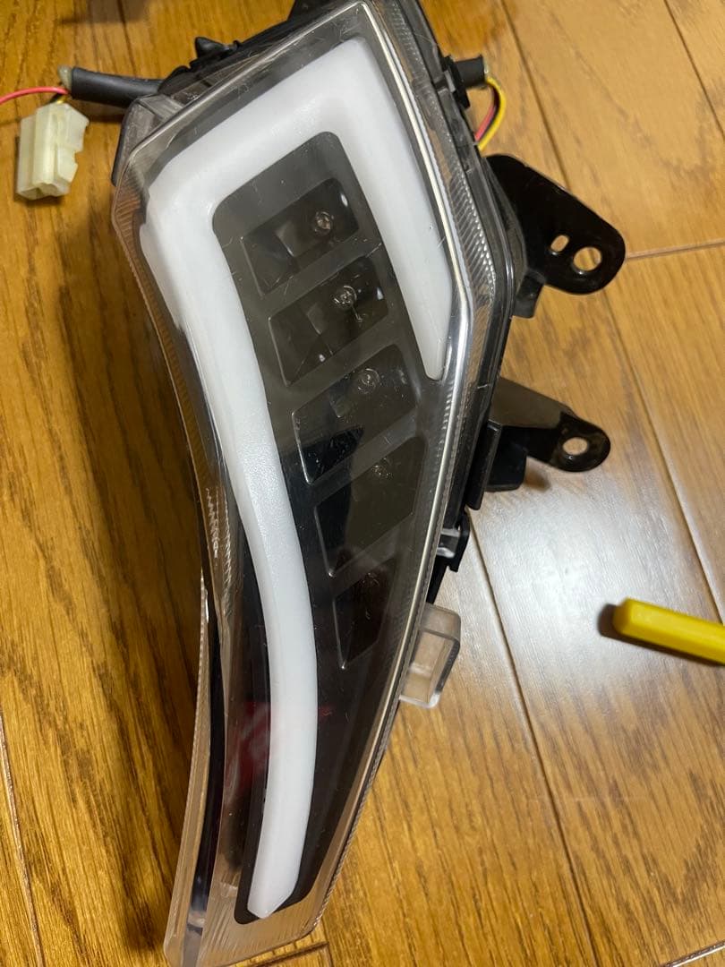 t-max530 2012年フロントリアテールライトセット