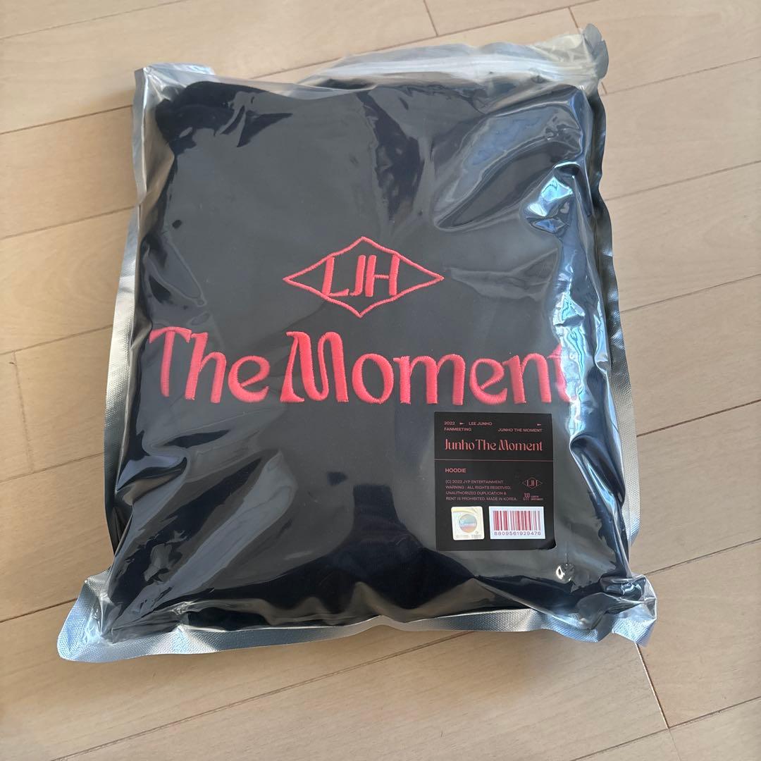 JUNHO THE MOMENT フーディ