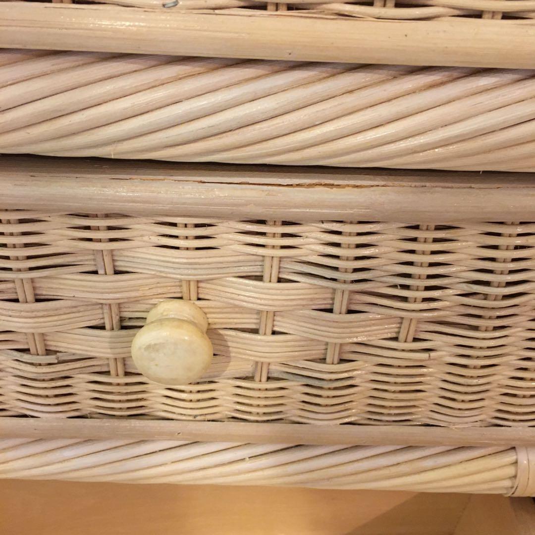 ヴィンテージ　ホワイトラタン 4段チェスト☆