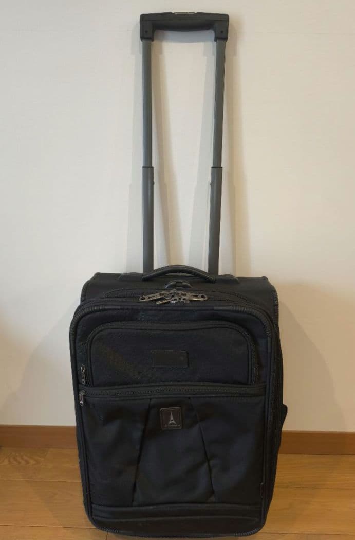 Travelpro Crew5 Expandable　キャリーバッグ