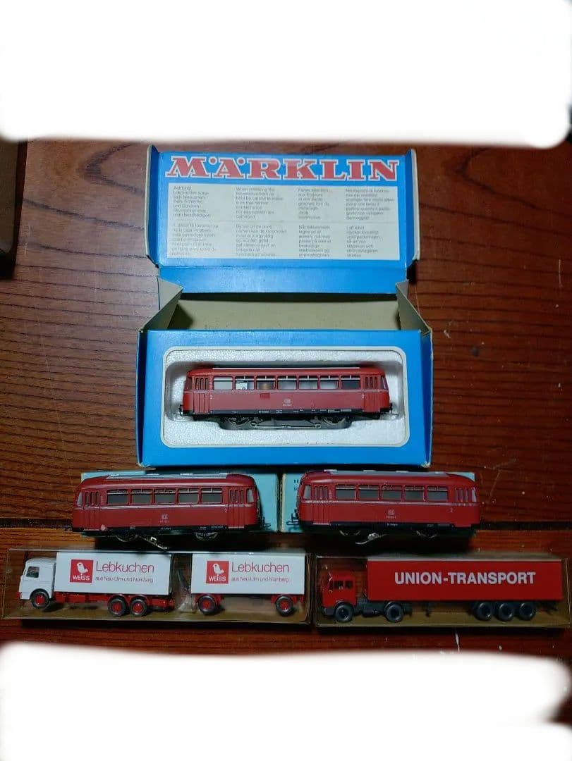 Märklin HO✨️ディーゼル795型、3両✨️大型トラック2台✨️ほぼ新品