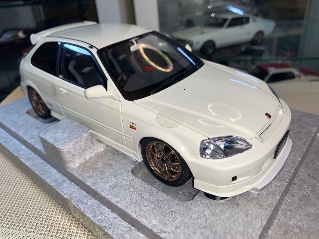 MOTOR HELIX 1/18 ホンダシビックtypeR(ホワイト)
