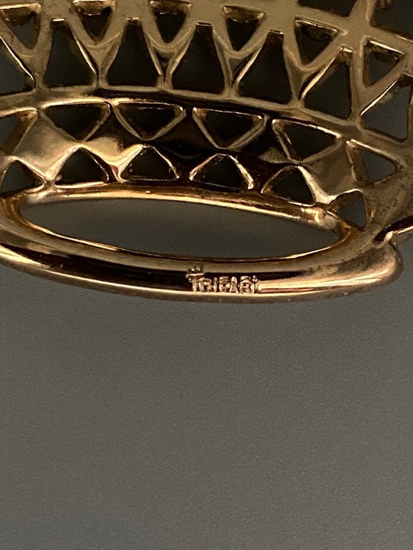 lotuscloud 2510⭐️TRIFARI トリファリ ヴィンテージブローチ