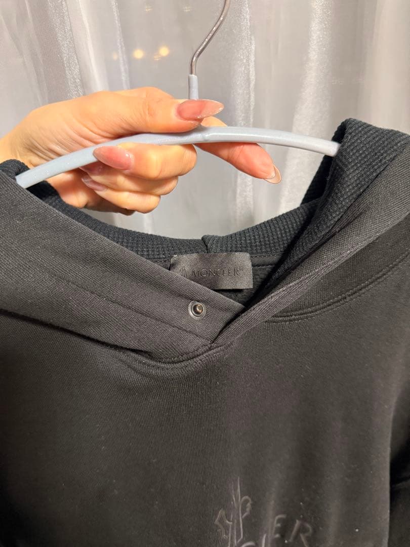 【サン】MONCLER グレー フード付きパーカー