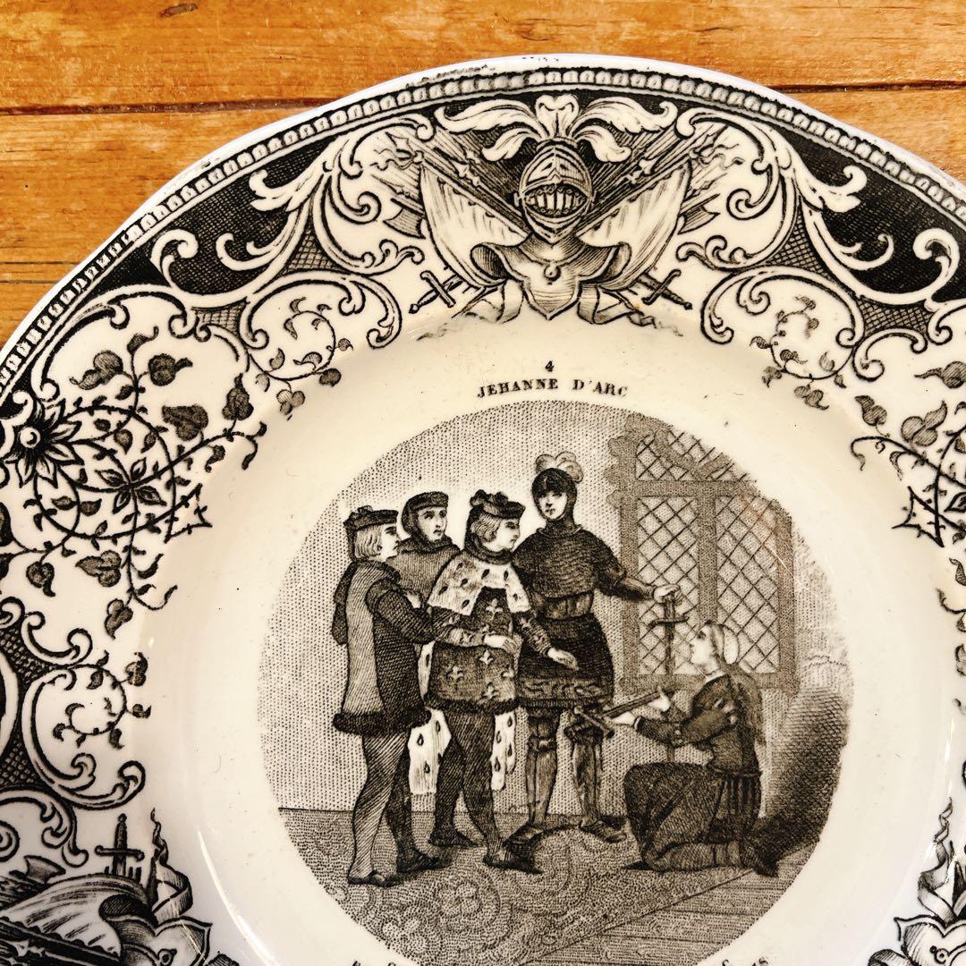 Aクレイユエモントロー　ジャンヌダルクのデザートプレート