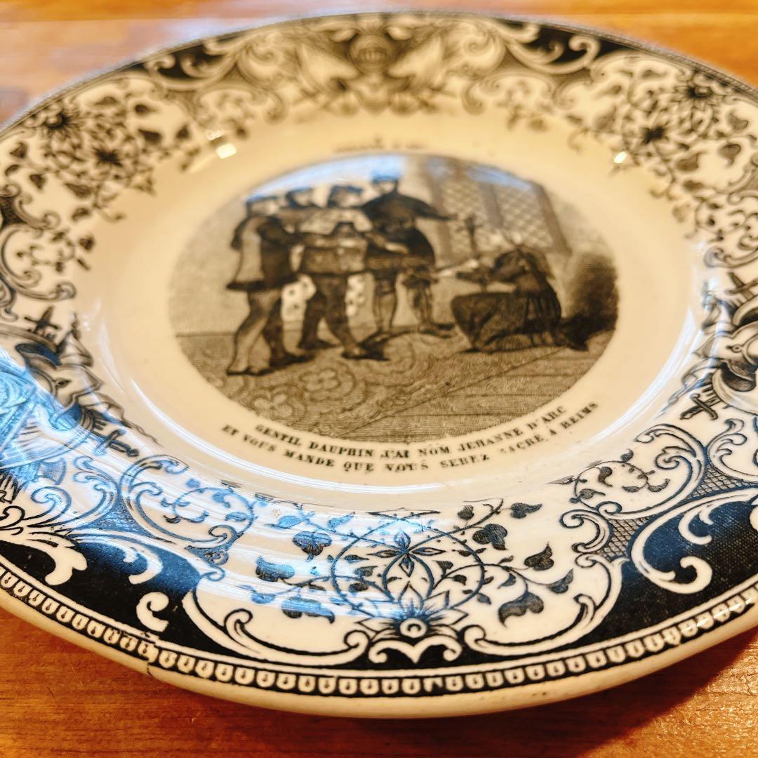 Aクレイユエモントロー　ジャンヌダルクのデザートプレート