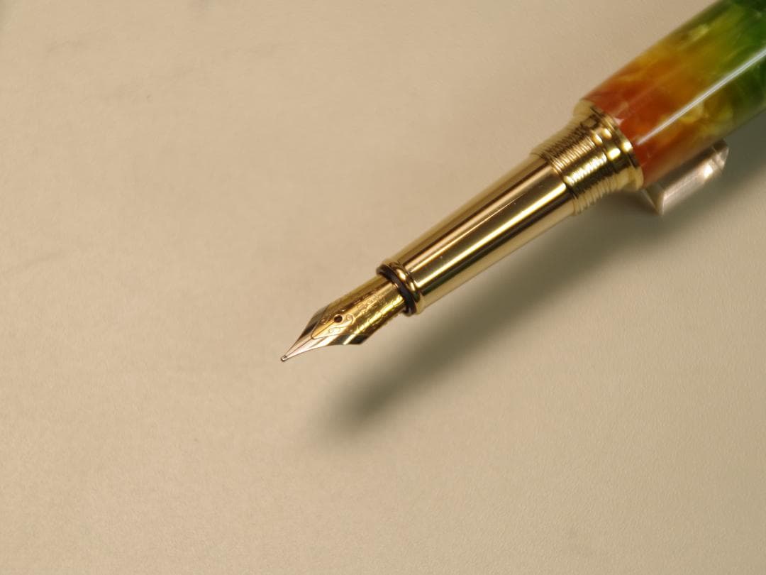 万年筆　竹内靖貴モデル　マーブルグリーン