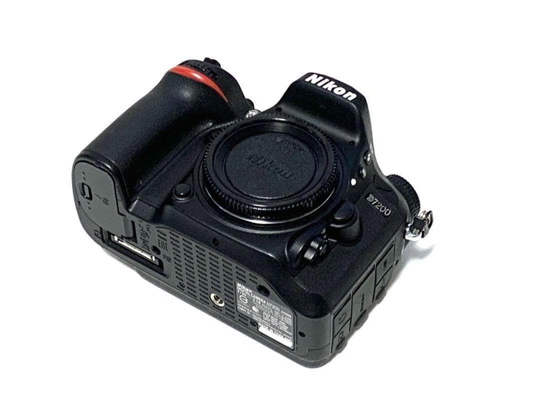 ☆撮影数220回以下☆Nikon D7200ボディMB-D15マルチパックセット