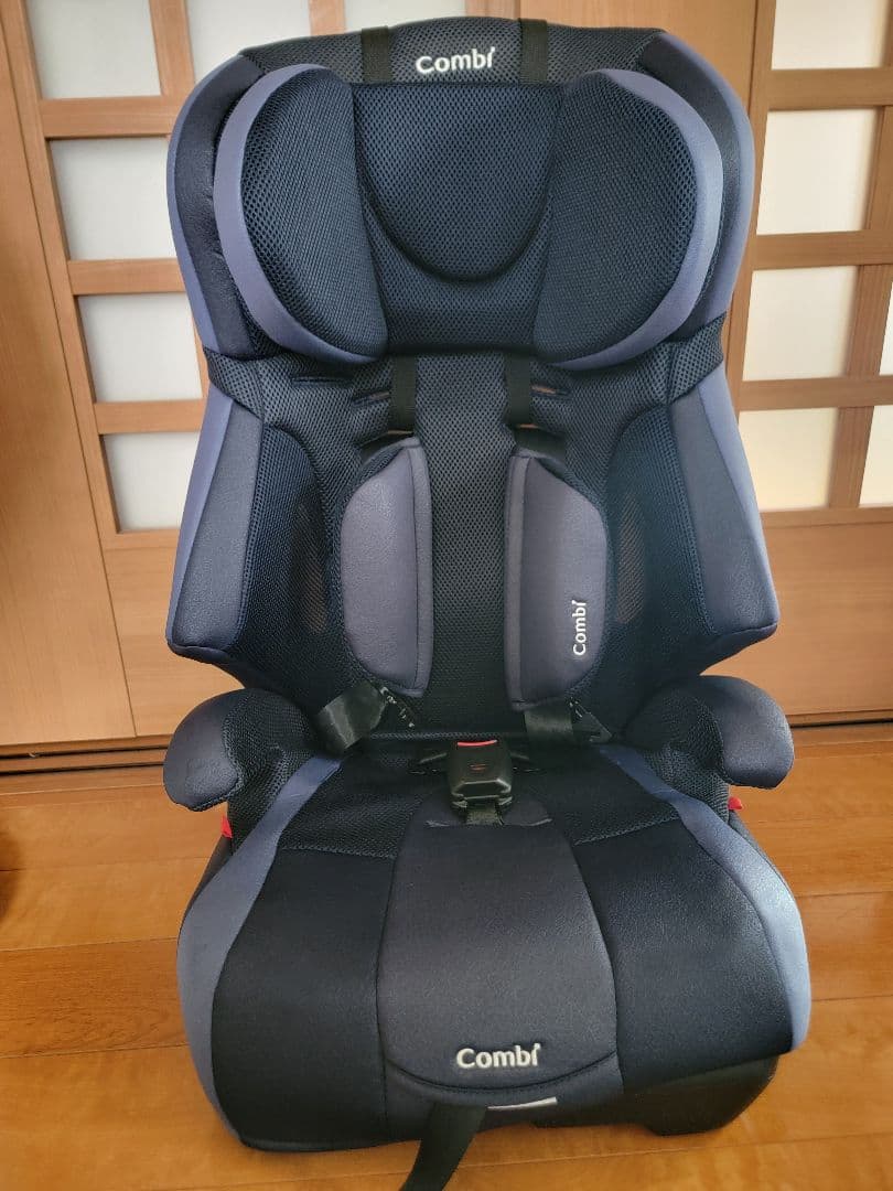 Combi チャイルドシート ネイビー