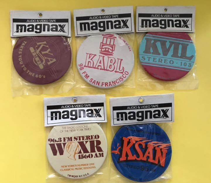 マグナックス コニカ 海外FM局 缶バッジ 未開封8個セット