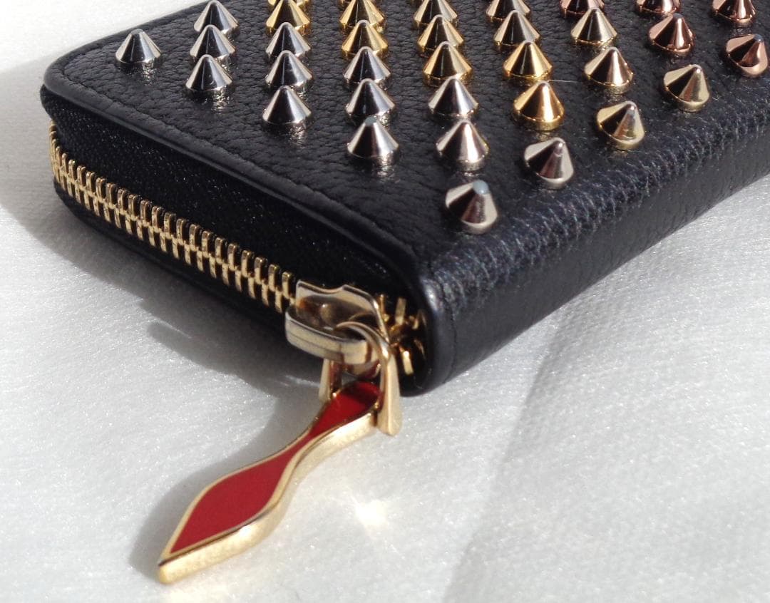 Christian Louboutin スパイク パネトーネ ケース 財布